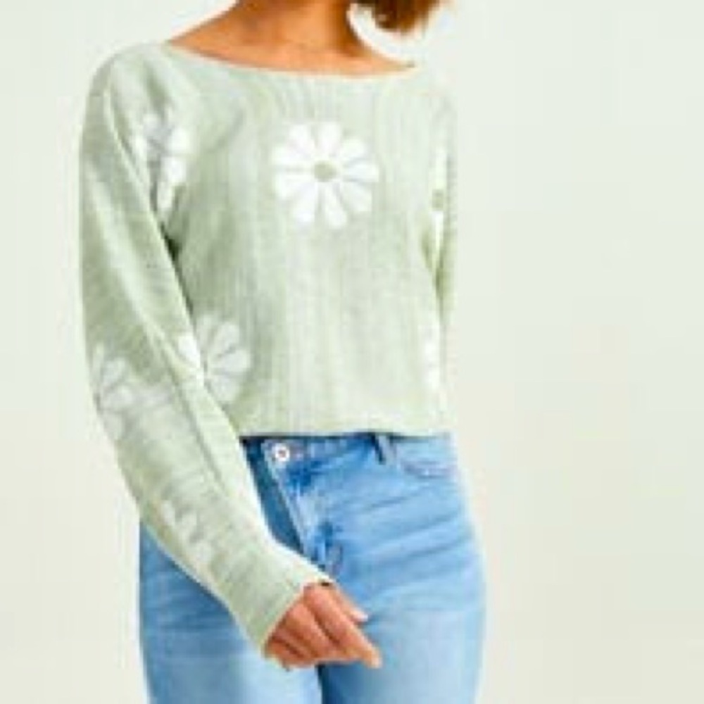 NWT Altar’d State Sage Green and White Daisy Flower Floral Lounge Top Sweater - Picture 5 of 8
